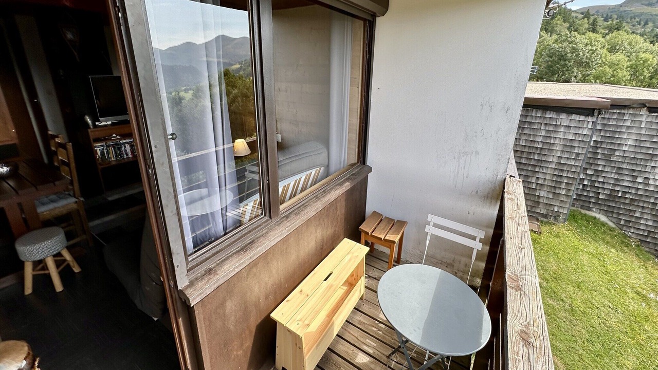 Photo of Patio Balcony in Murat-le-Quaire