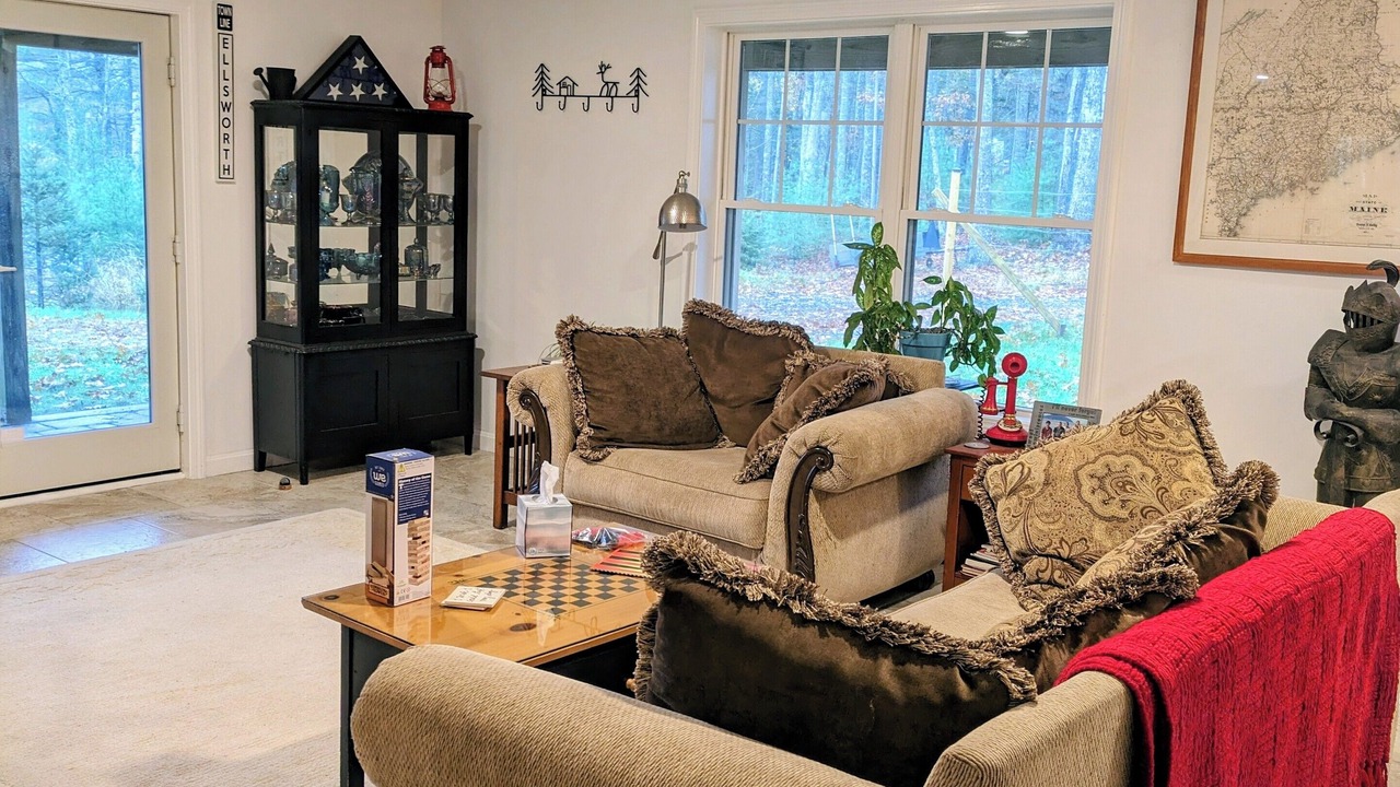 Photo of Livingroom in Ellsworth
