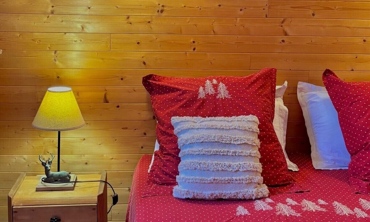 Photo of Bedroom in Saint-Saturnin-de-Lucian