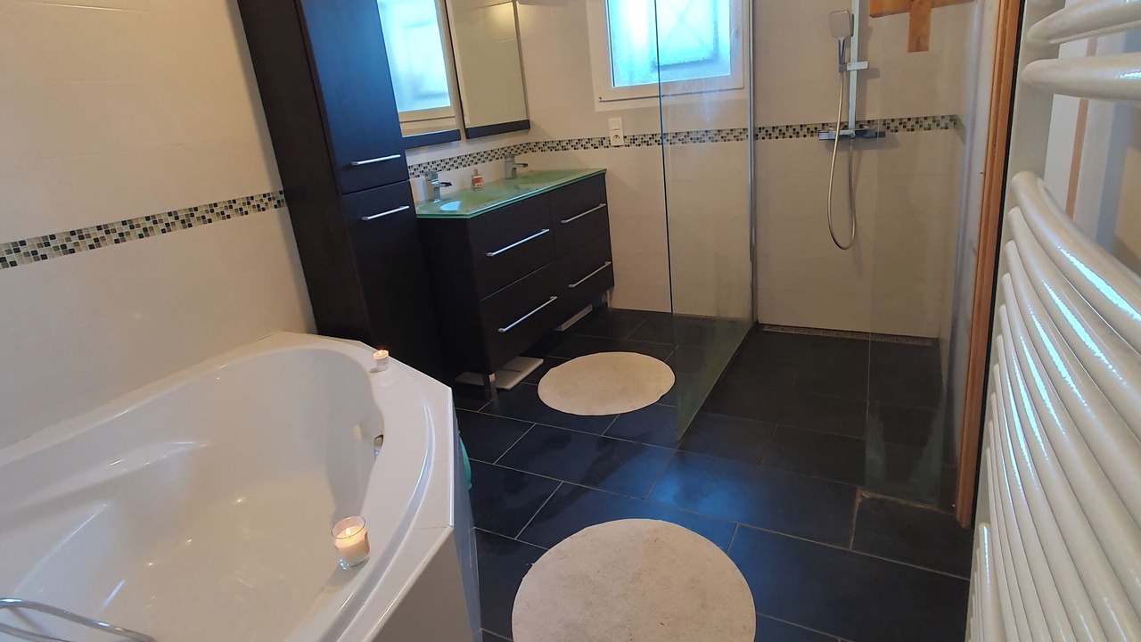 Photo of Bathroom in Leguevin