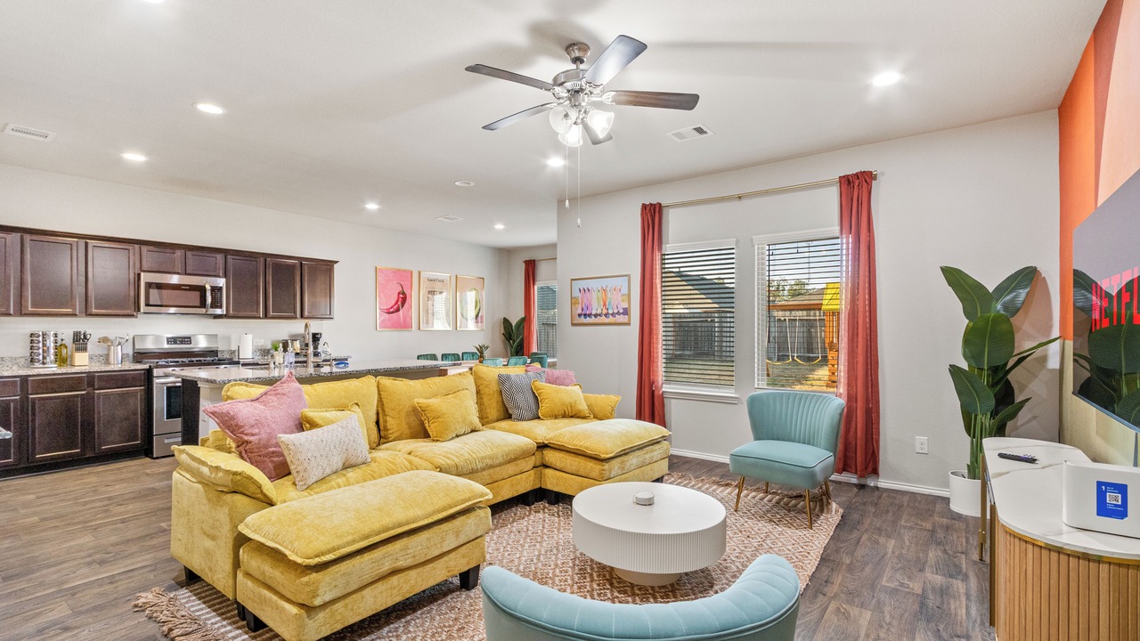 Photo of Livingroom in Spring