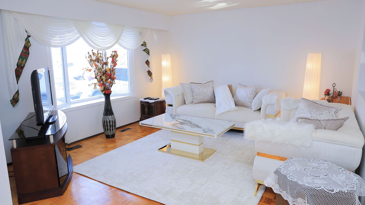 Photo of Livingroom in Birds Hill