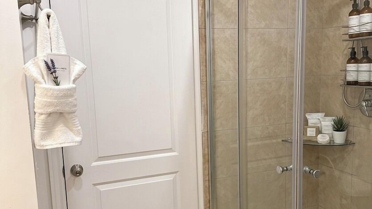 Photo of Bathroom in Pierrefonds-Roxboro