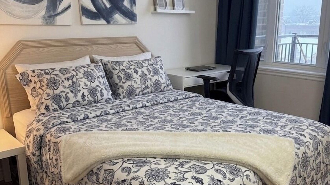 Photo of Bedroom in Pierrefonds-Roxboro