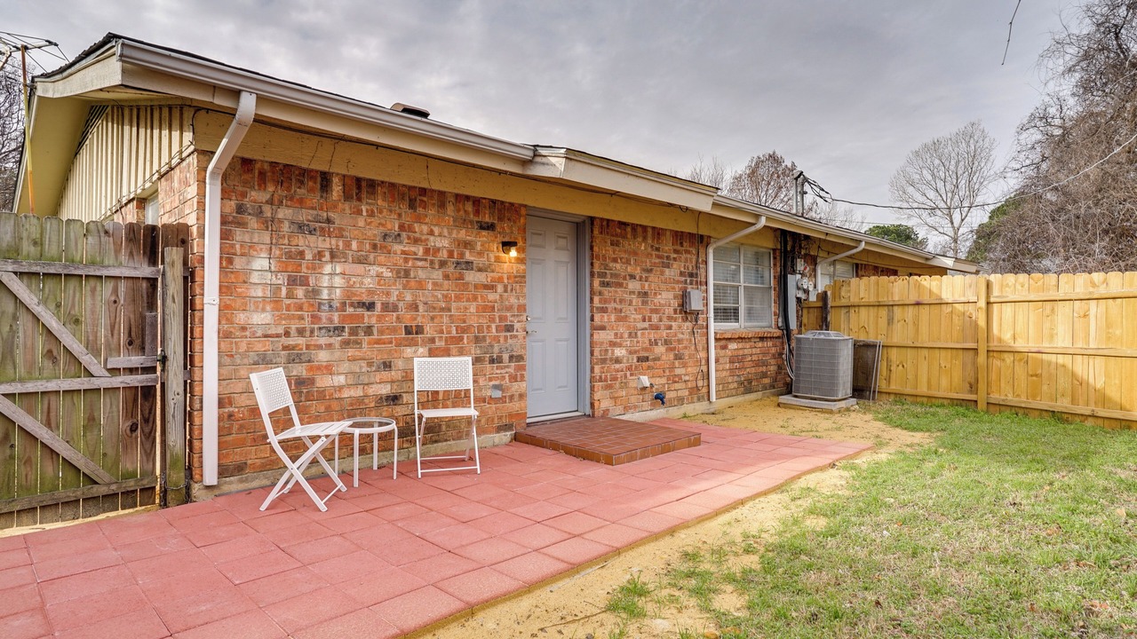 Photo of Patio Balcony in West Arlington