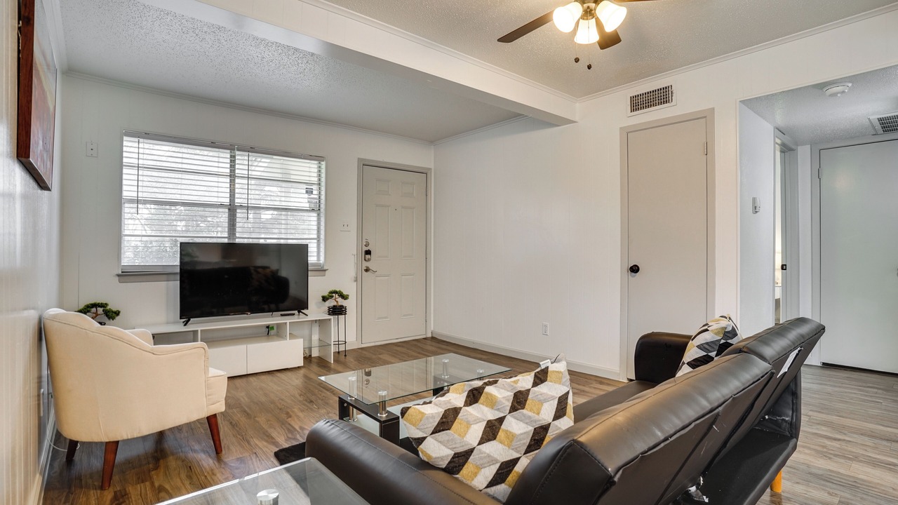Photo of Livingroom in West Arlington