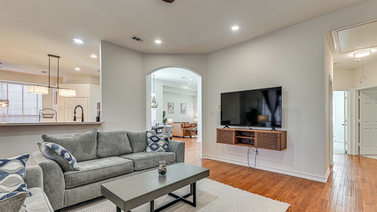 Photo of Livingroom in Far North Dallas