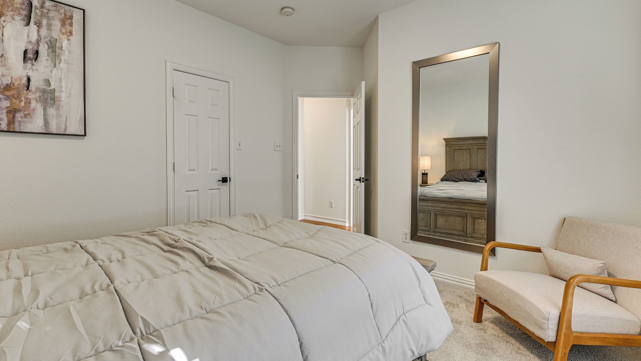 Photo of Bedroom in Far North Dallas