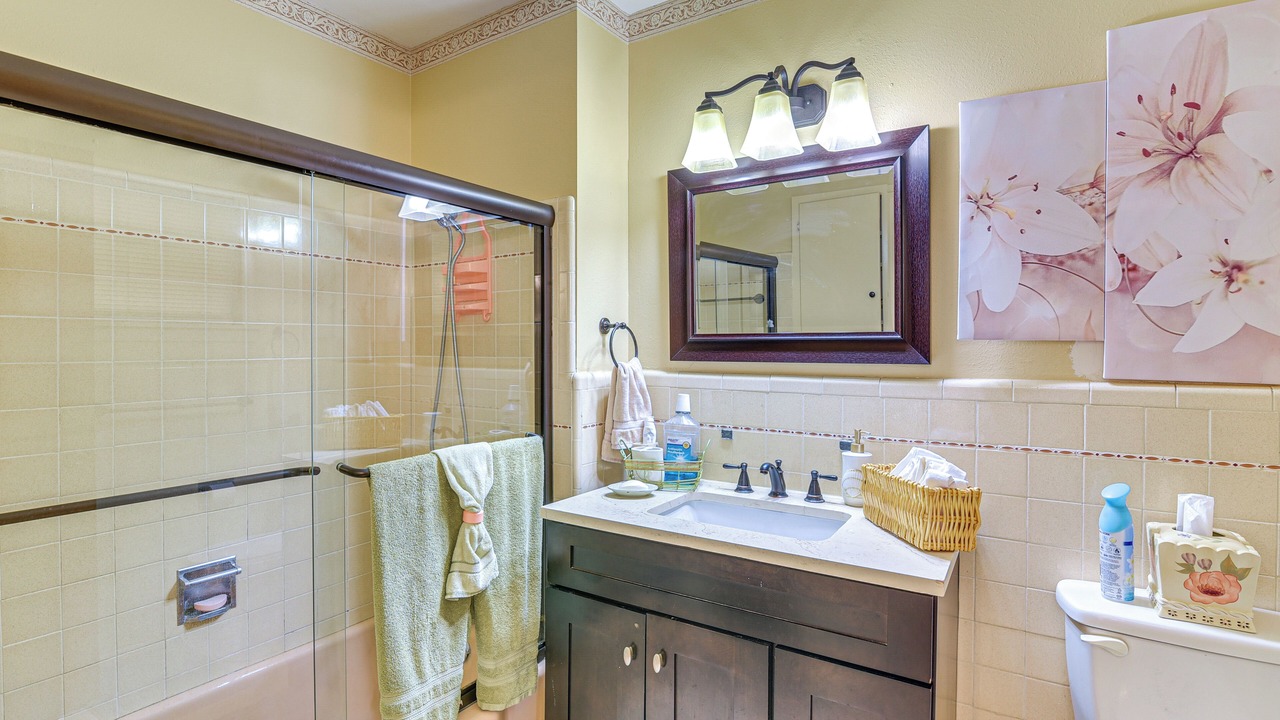 Photo of Bathroom in Willow Meadows/Willowbend Area