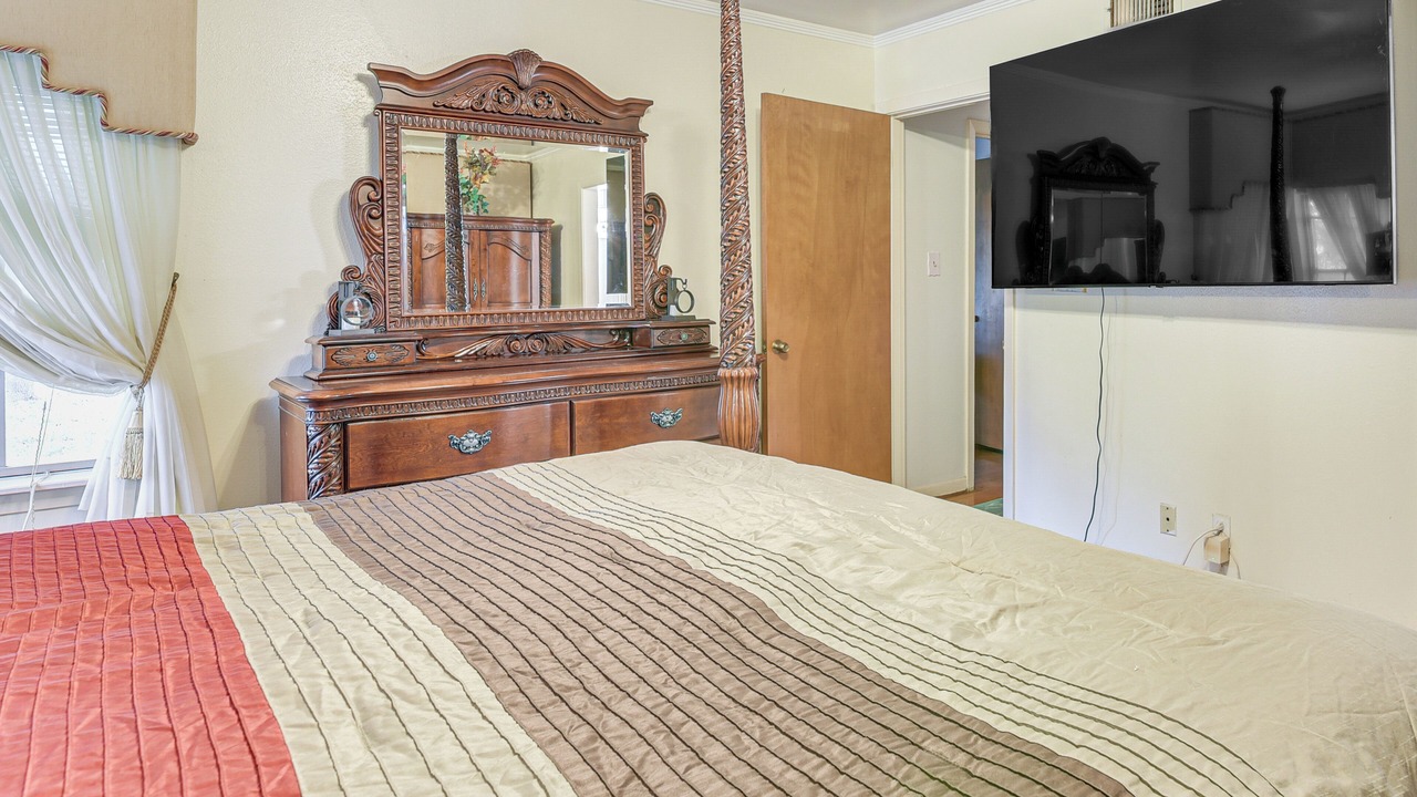 Photo of Bedroom in Willow Meadows/Willowbend Area