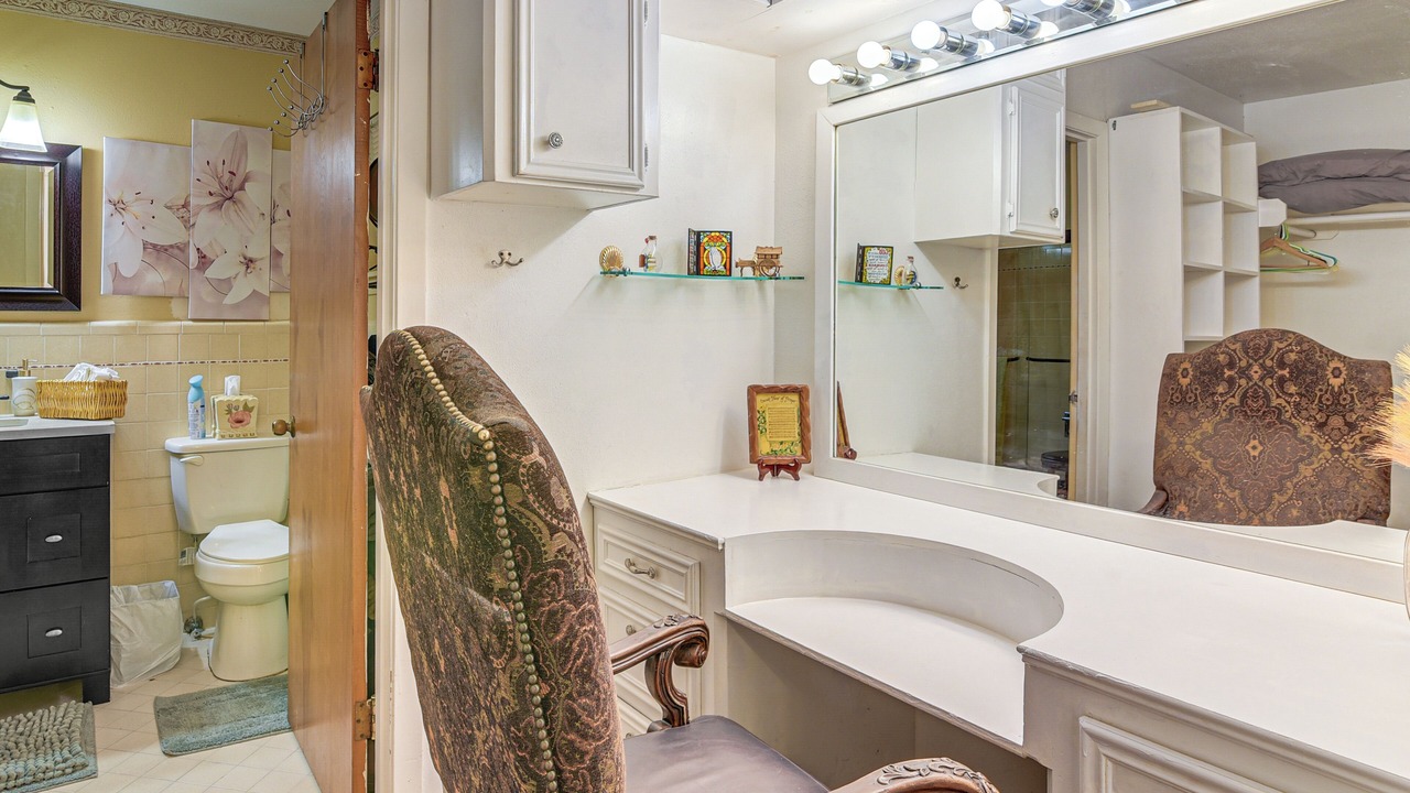Photo of Bathroom in Willow Meadows/Willowbend Area