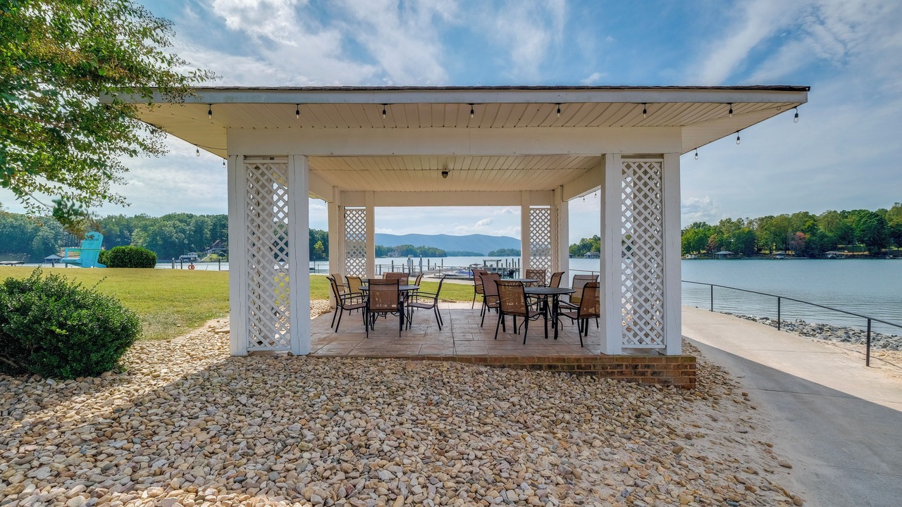 Photo of Outdoor in Huddleston