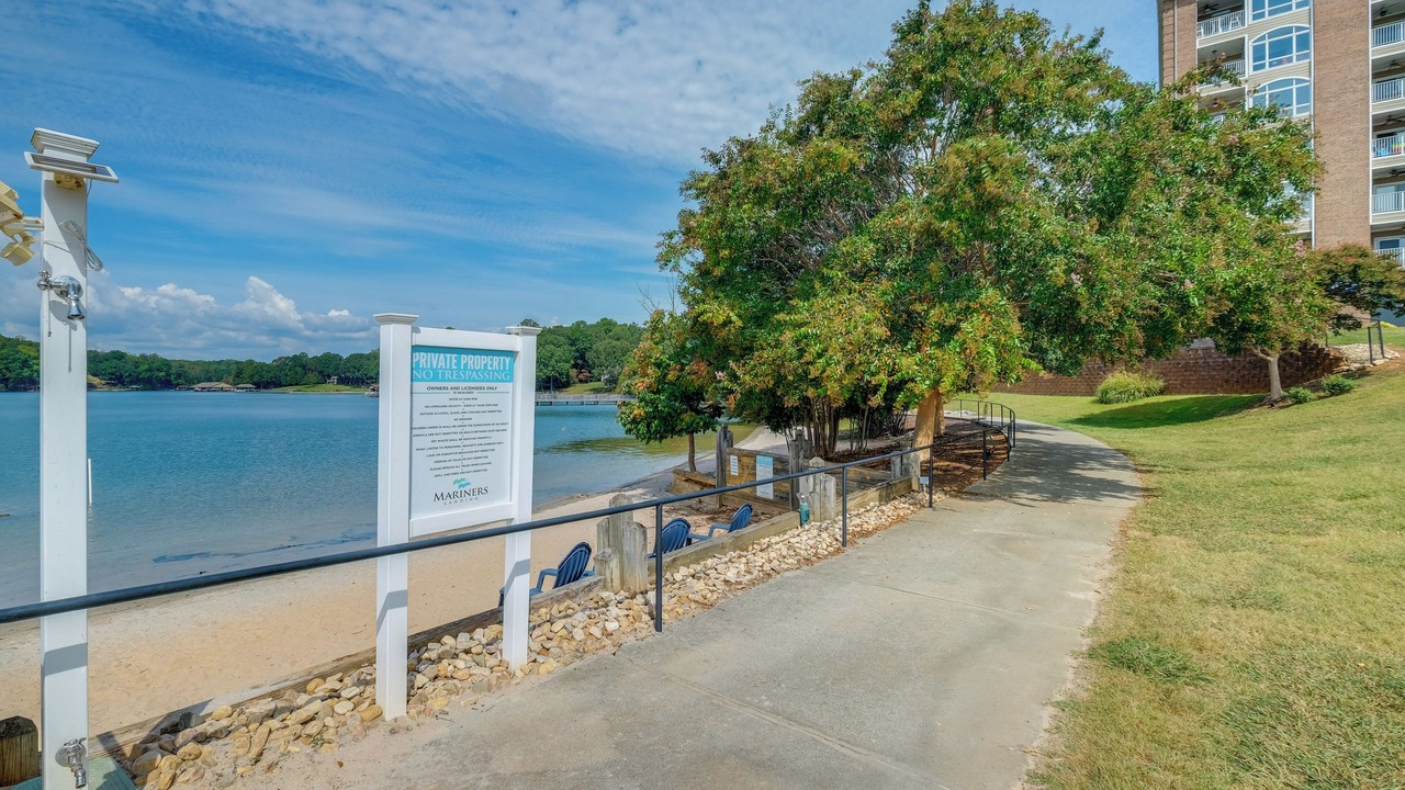 Photo of Others in Huddleston