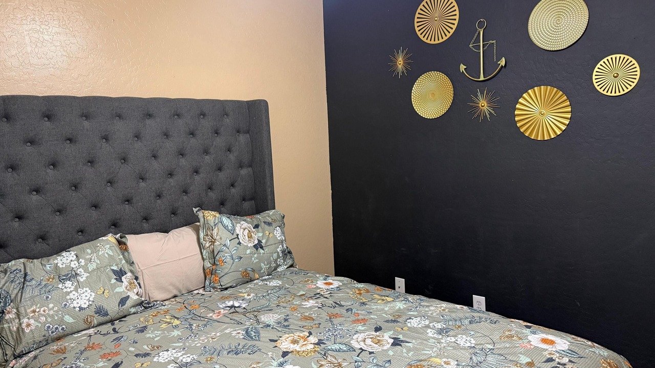 Photo of Bedroom in Foothills Reserve