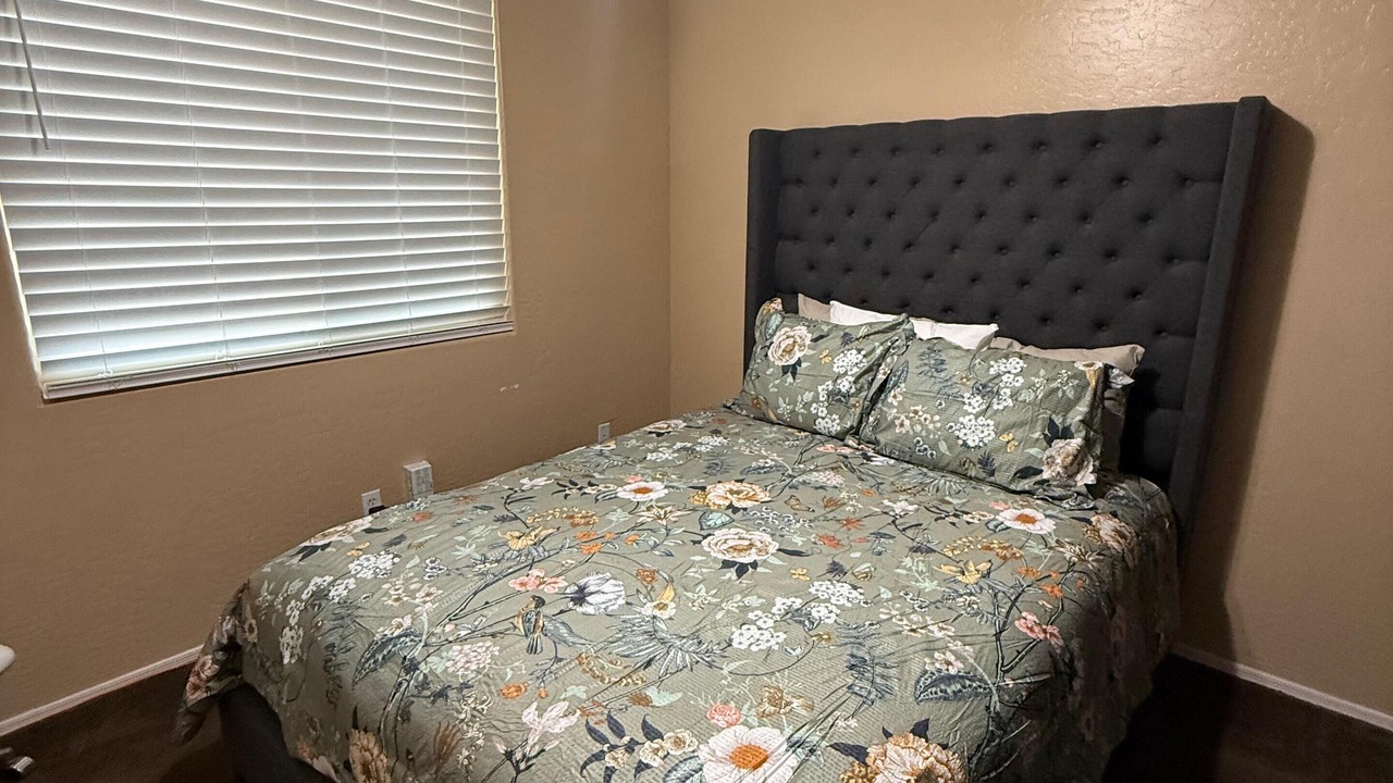 Photo of Bedroom in Foothills Reserve