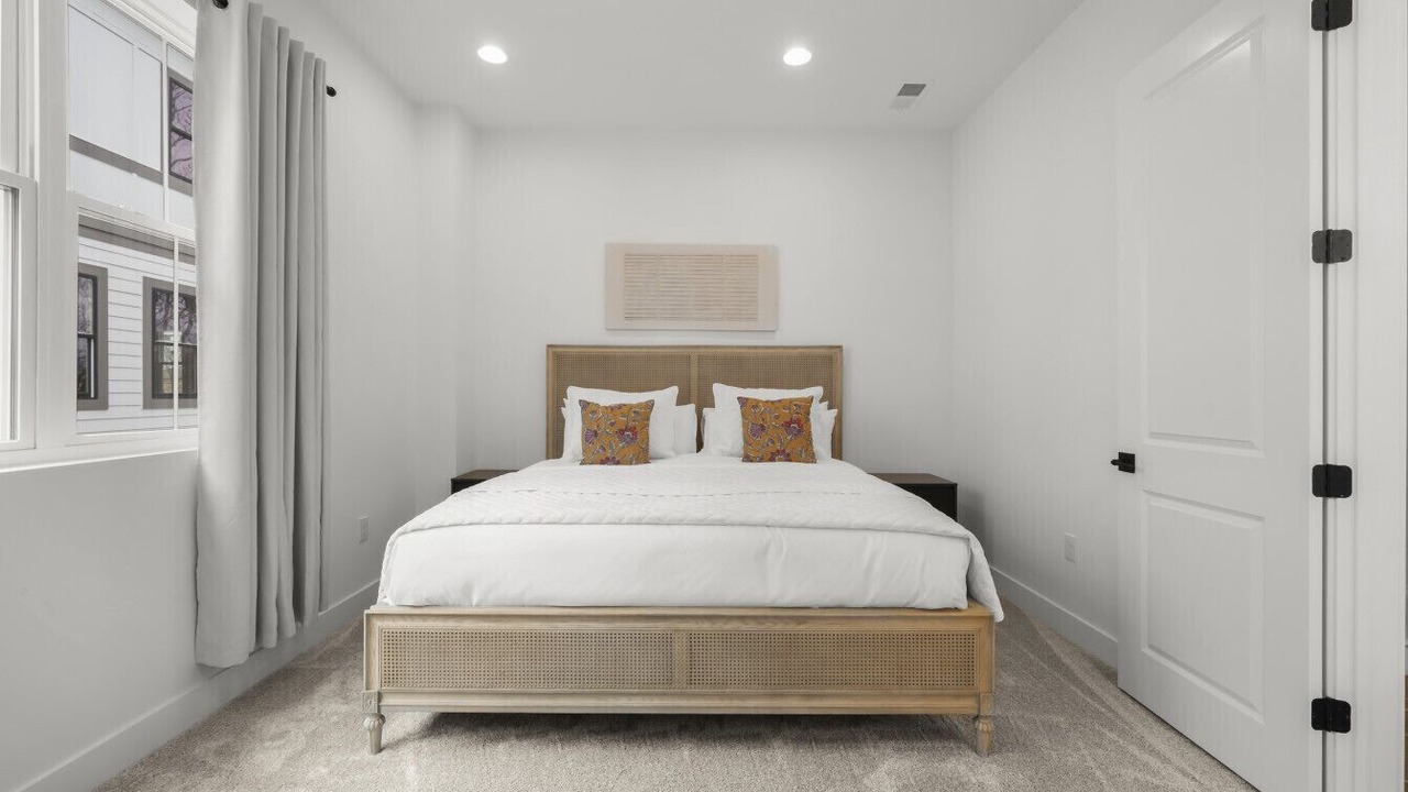 Photo of Bedroom in Oakley