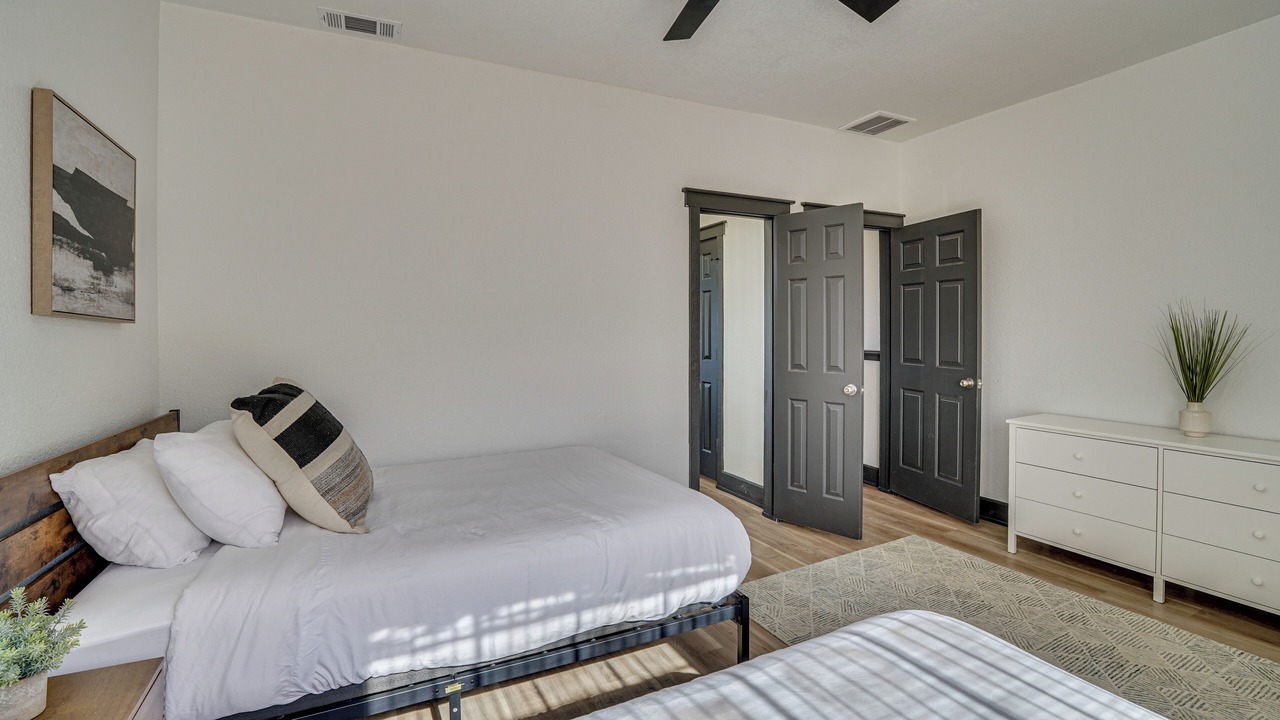 Photo of Bedroom in Graford
