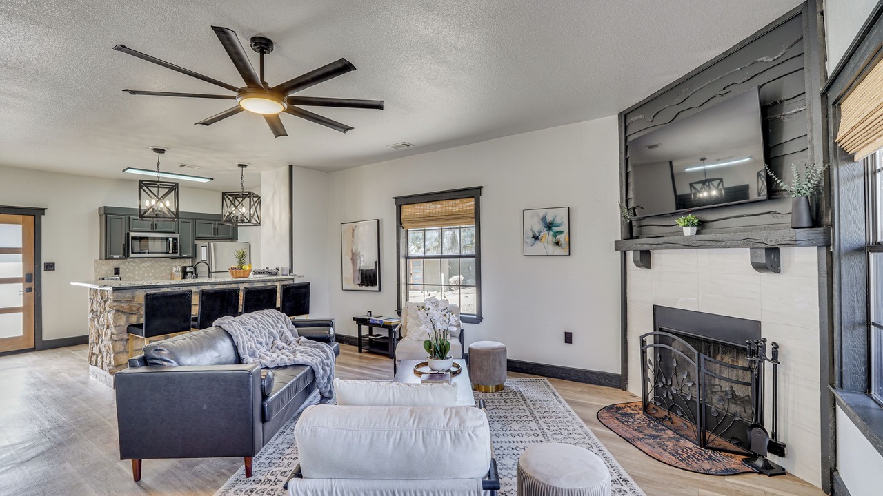 Photo of Livingroom in Graford
