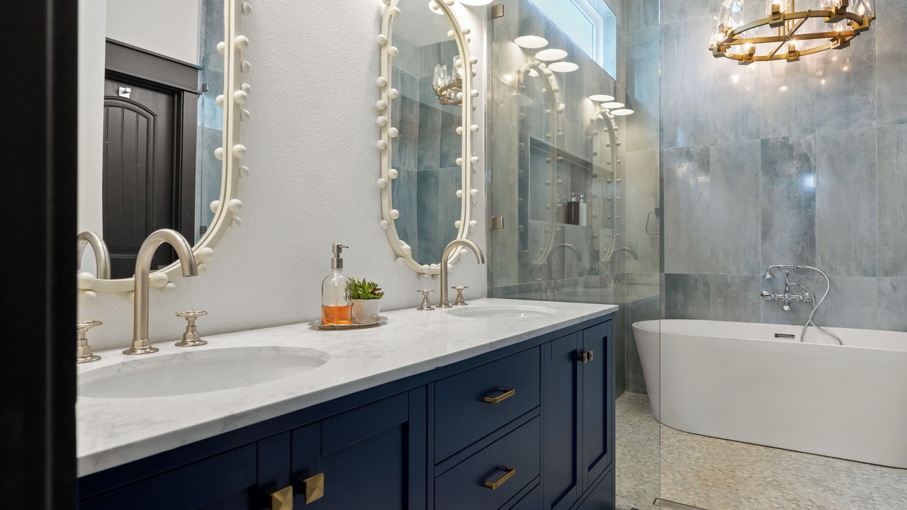 Photo of Bathroom in Tool