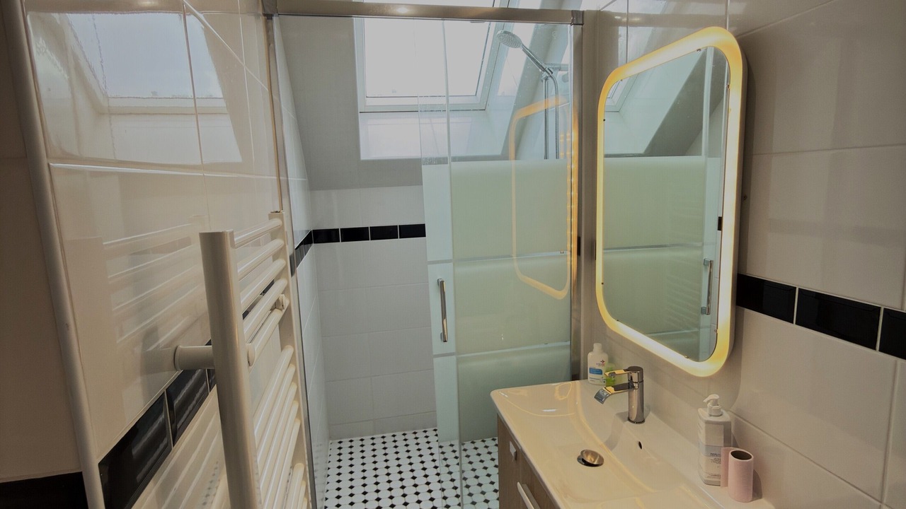 Photo of Bathroom in Le Bourget
