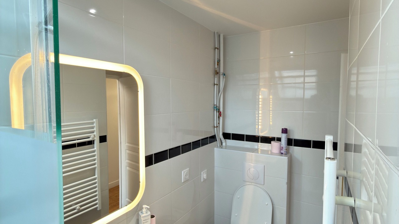Photo of Bathroom in Le Bourget