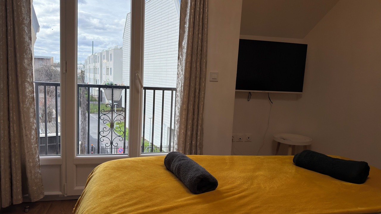 Photo of Bedroom in Le Bourget