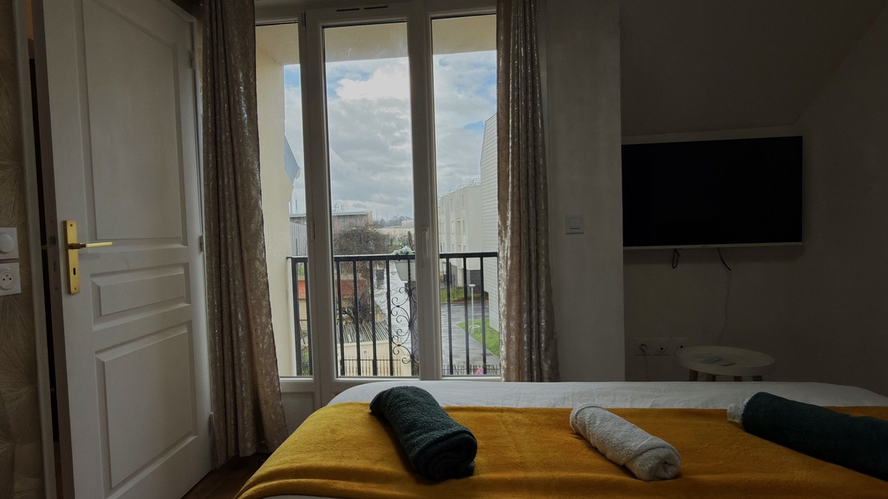 Photo of Bedroom in Le Bourget