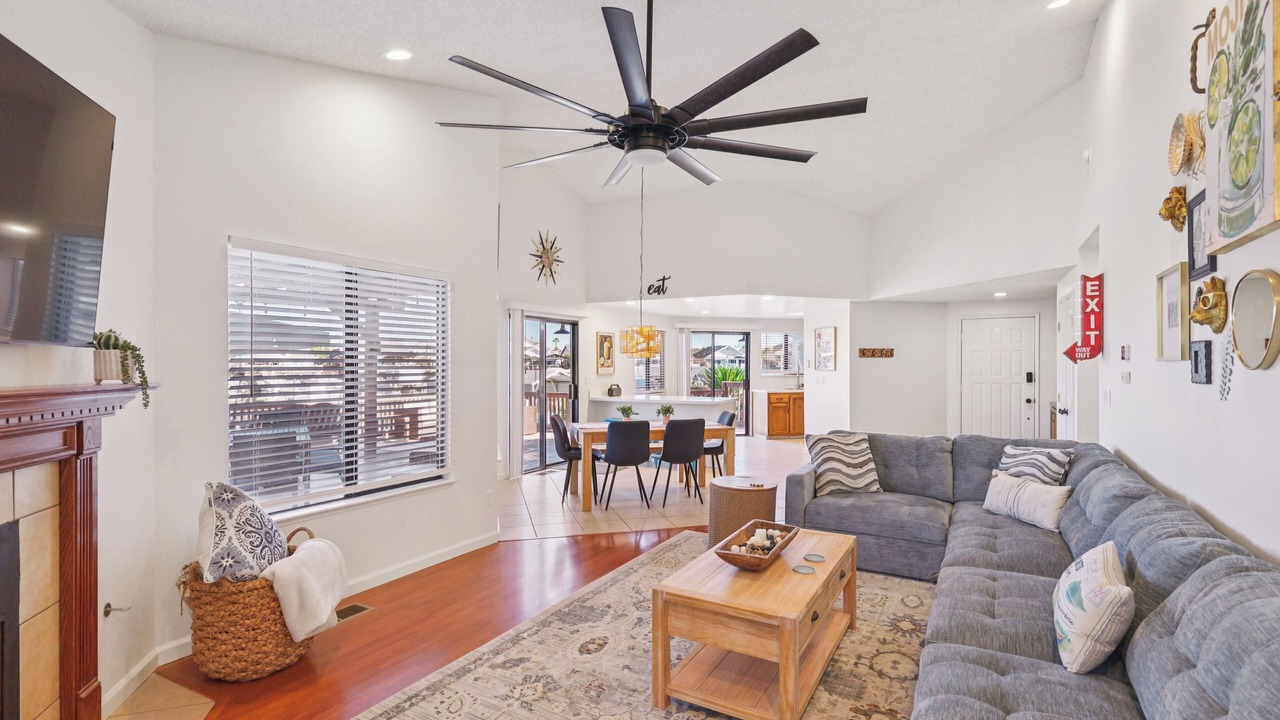 Photo of Livingroom in Discovery Bay