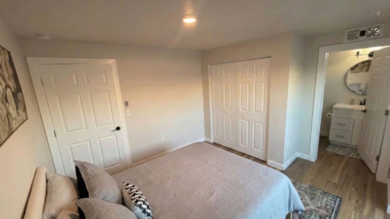 Photo of Bedroom in Blenman-Elm
