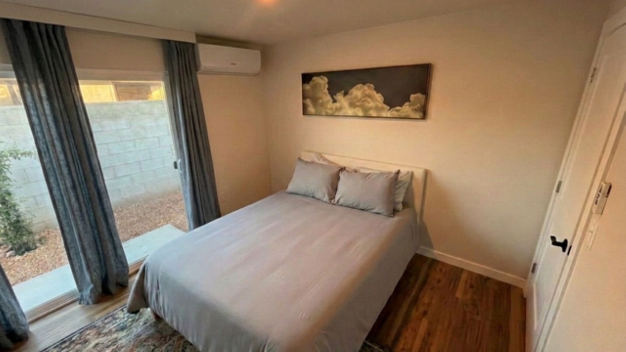 Photo of Bedroom in Blenman-Elm