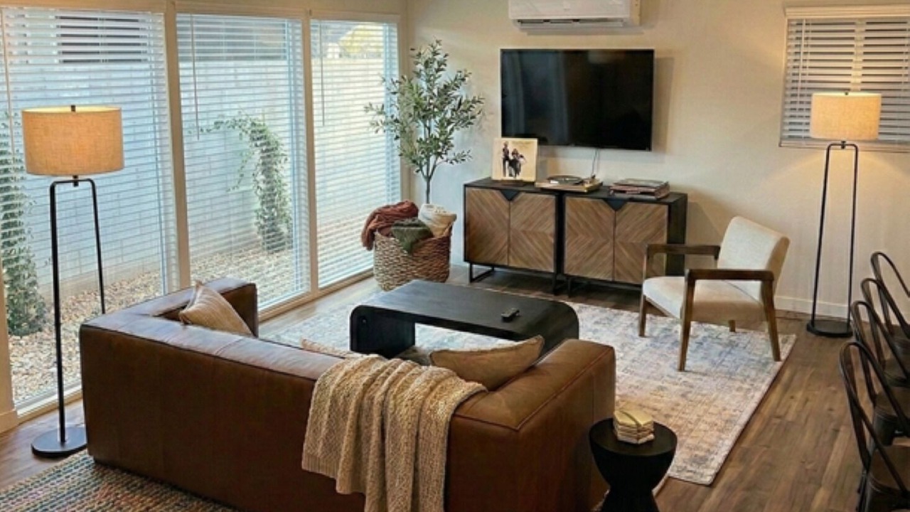 Photo of Livingroom in Blenman-Elm