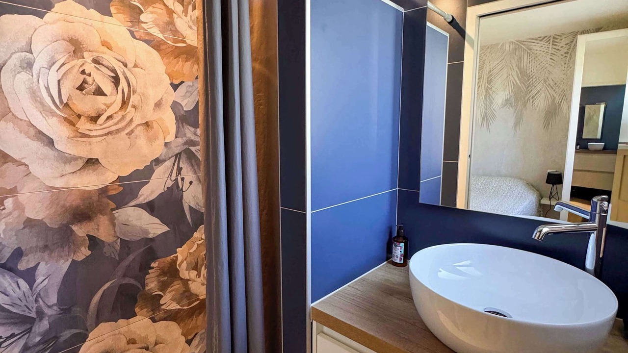 Photo of Bathroom in Treize-Vents