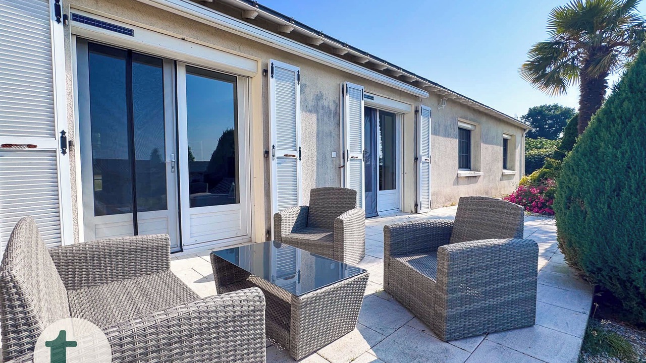 Photo of Patio Balcony in Treize-Vents