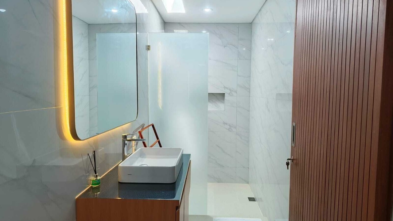 Photo of Bathroom in Padangsambian Klod