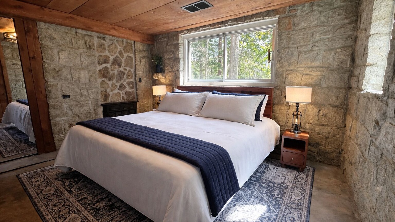Photo of Bedroom in Acworth
