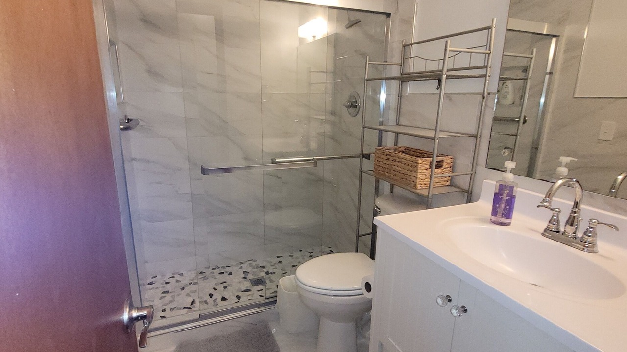 Photo of Bathroom in Garden City