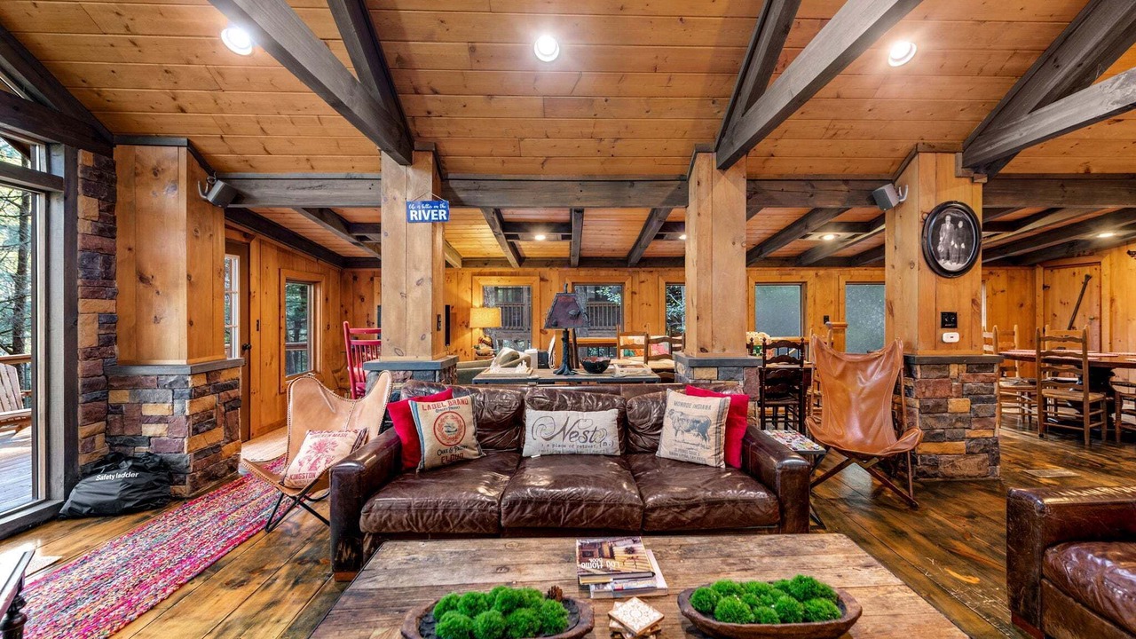Photo of Livingroom in Ellijay