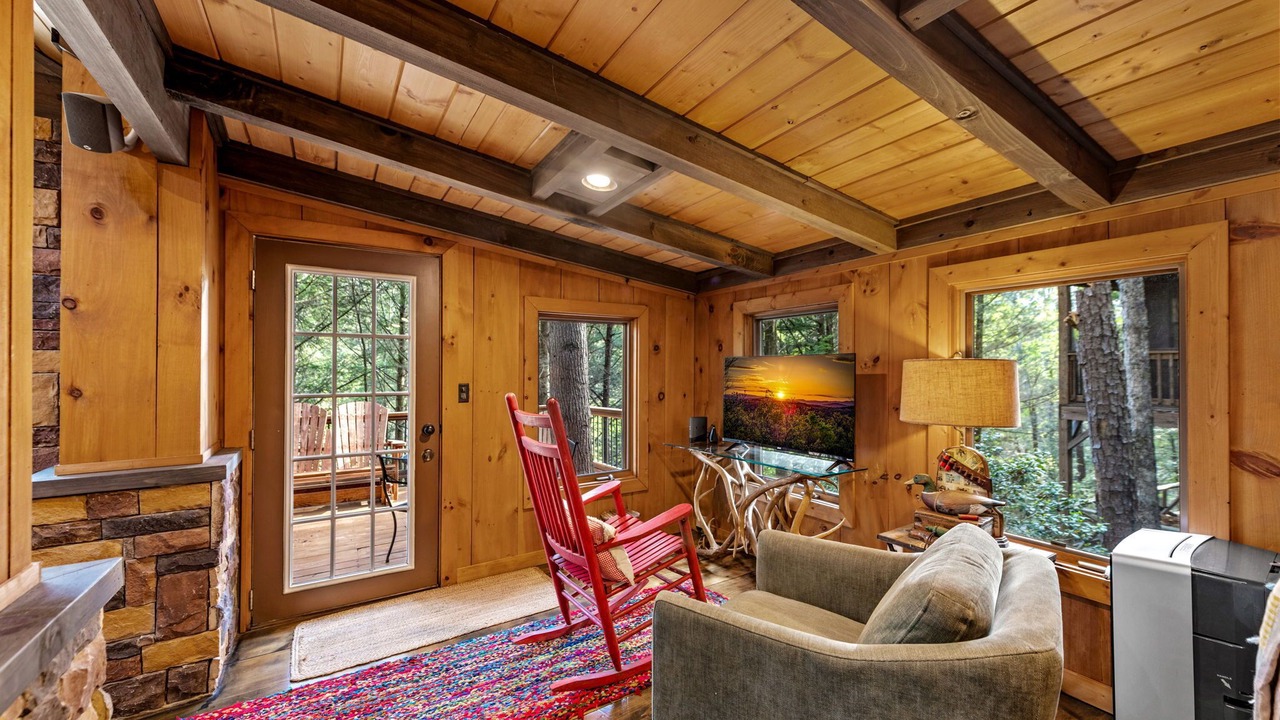 Photo of Livingroom in Ellijay