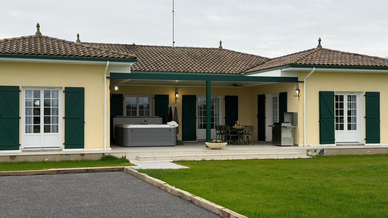 Photo of Outdoor in Garrey