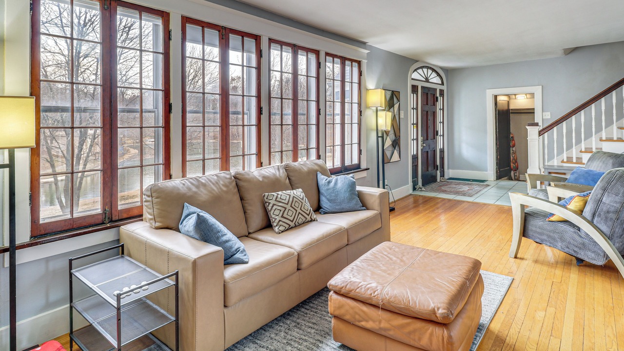 Photo of Livingroom in Clifton Heights