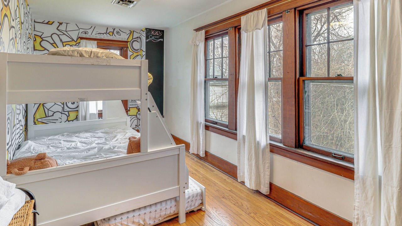 Photo of Bedroom in Clifton Heights