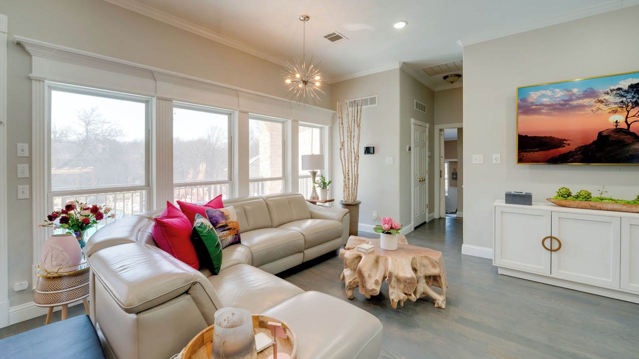 Photo of Livingroom in Cedar Hill