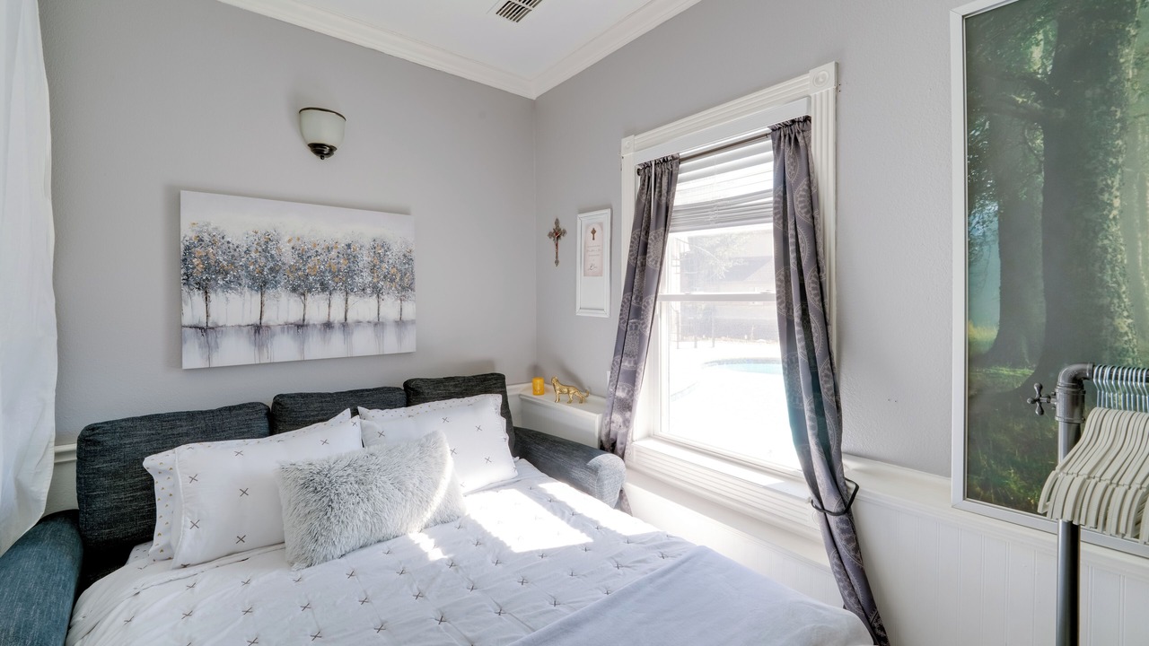 Photo of Bedroom in Cedar Hill