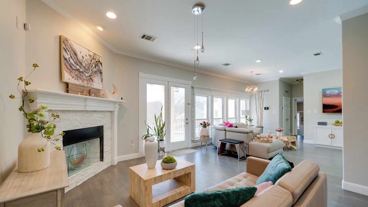 Photo of Livingroom in Cedar Hill