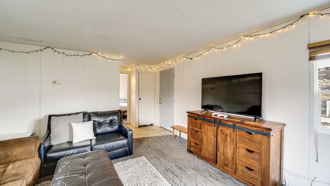 Photo of Livingroom in Monitor