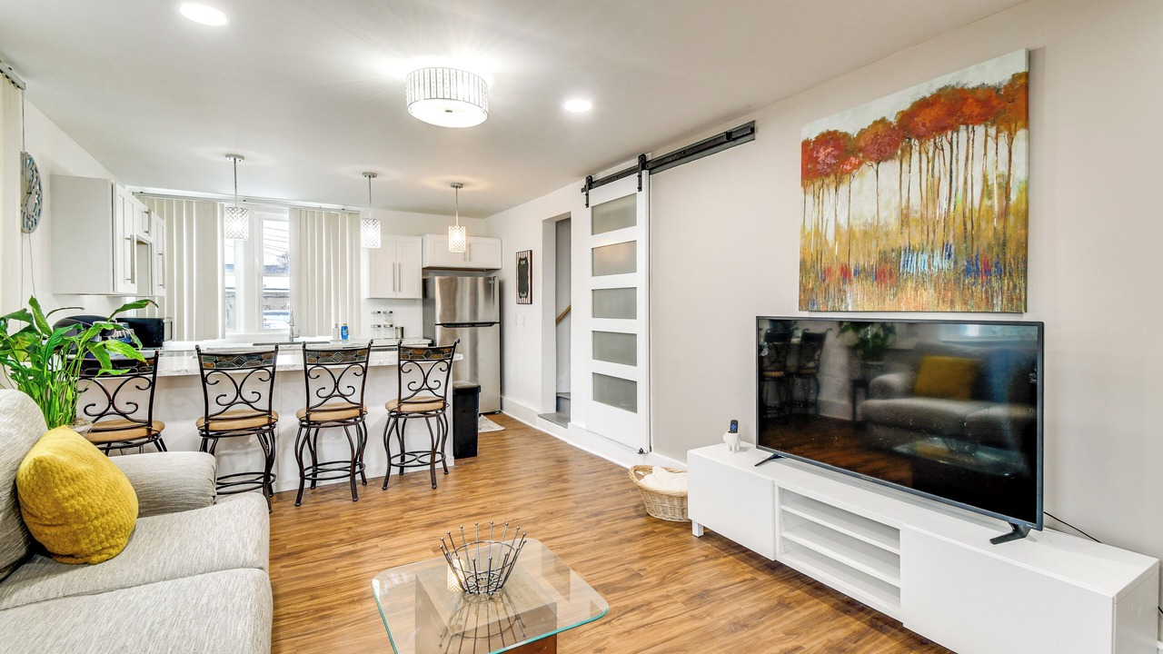 Photo of Livingroom in Corn Hill