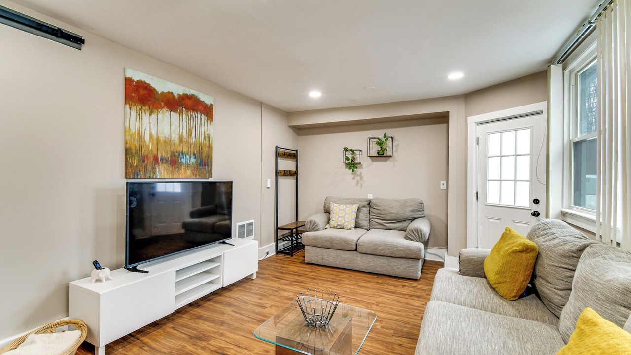 Photo of Livingroom in Corn Hill