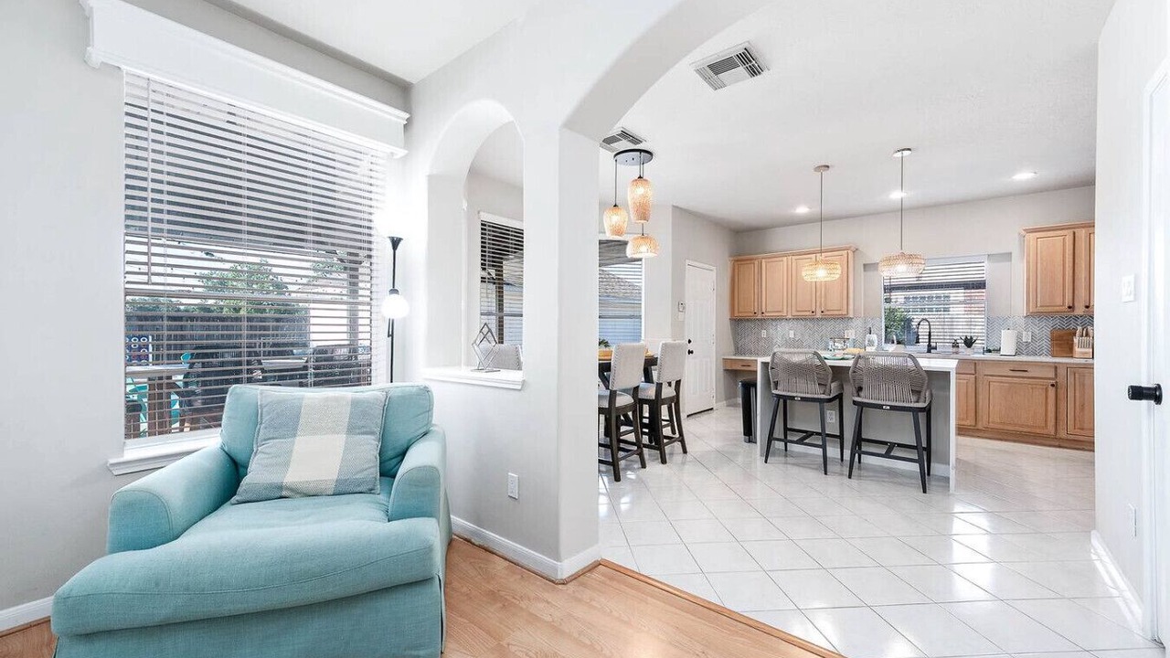 Photo of Livingroom in Pearland