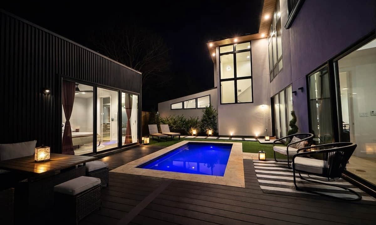 Photo of Outdoor in Govalle