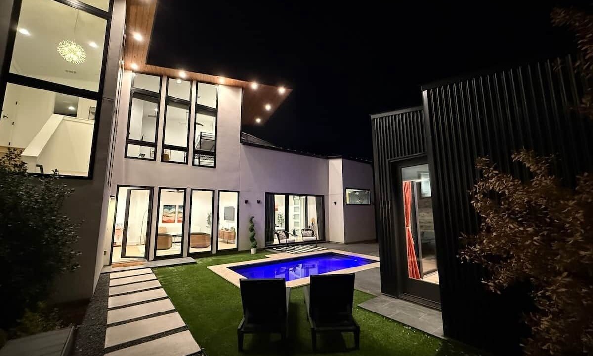 Photo of Outdoor in Govalle